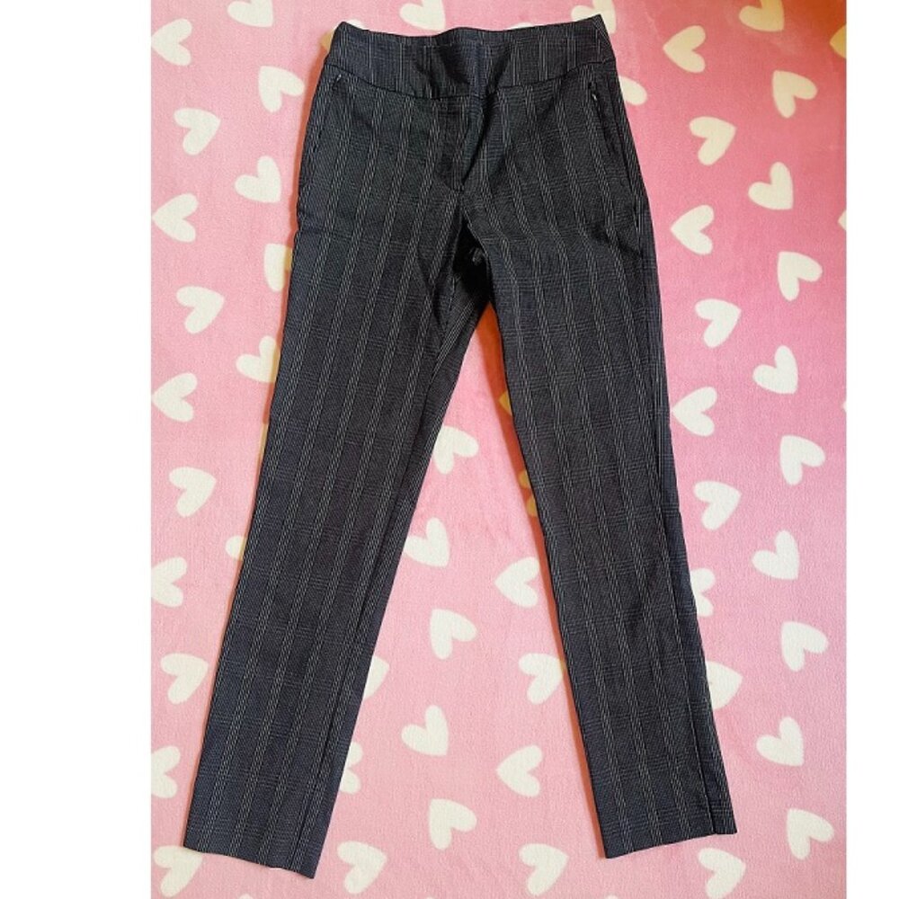 EUC Margaret M plaid slimming dress pants size M